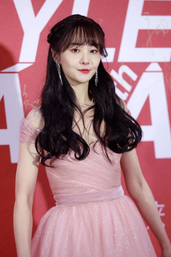 Chinese actors involved in scandals 1 - Zheng Shuang