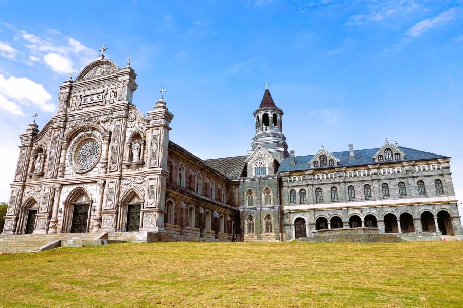 C-Drama Locations - Shiqiu Film And Television Base: the Catholic cathedral