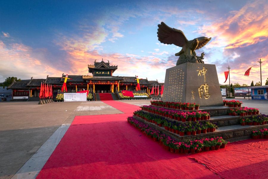 Le Location dei C-Drama - Xiangshan Global Studios: Ingresso della Città degli Eroi del Condor