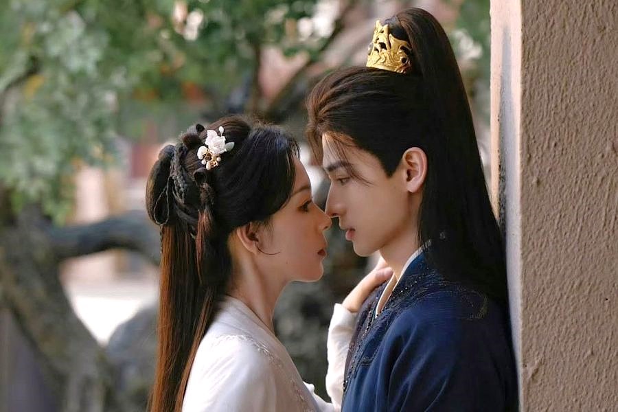 Echoes of the Self Drama Review - Zhou Ruo Xi and Li Yan