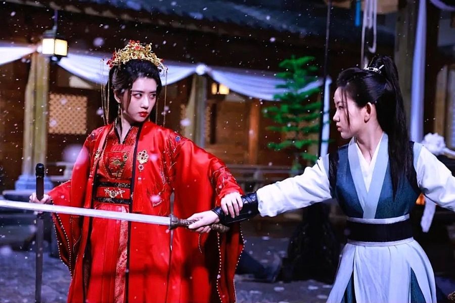 Within the Grip Drama Review - Gu Yu Luo and Zhe Zhu